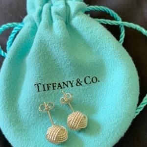 Tiffany And Co tie knot earnings